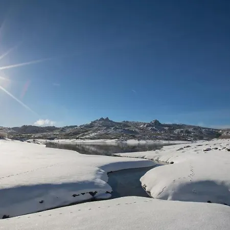 Mountain T3 Duplex Abrigo Do Lobo アパート Penhas da Saúde