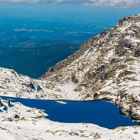 Mountain T3 Duplex Abrigo Do Lobo アパート Penhas da Saúde